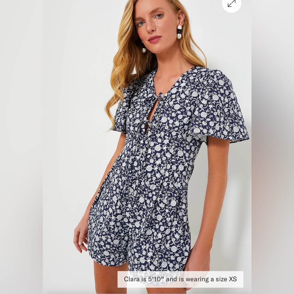 HYACINTH HOUSE Navy and White Floral Barnell Romper Color: Navy Size: Small